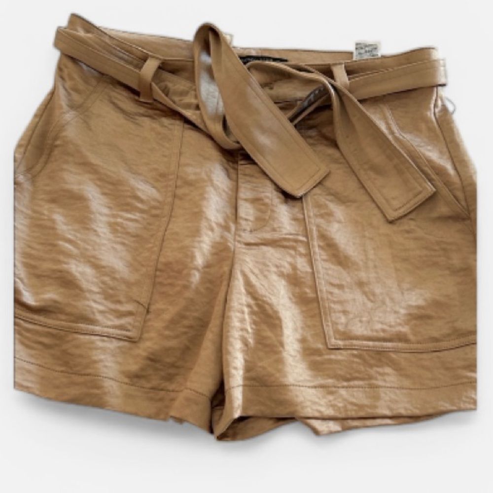 Banana Republic outlet tan satin silkyCargo Shorts with Belt size 6